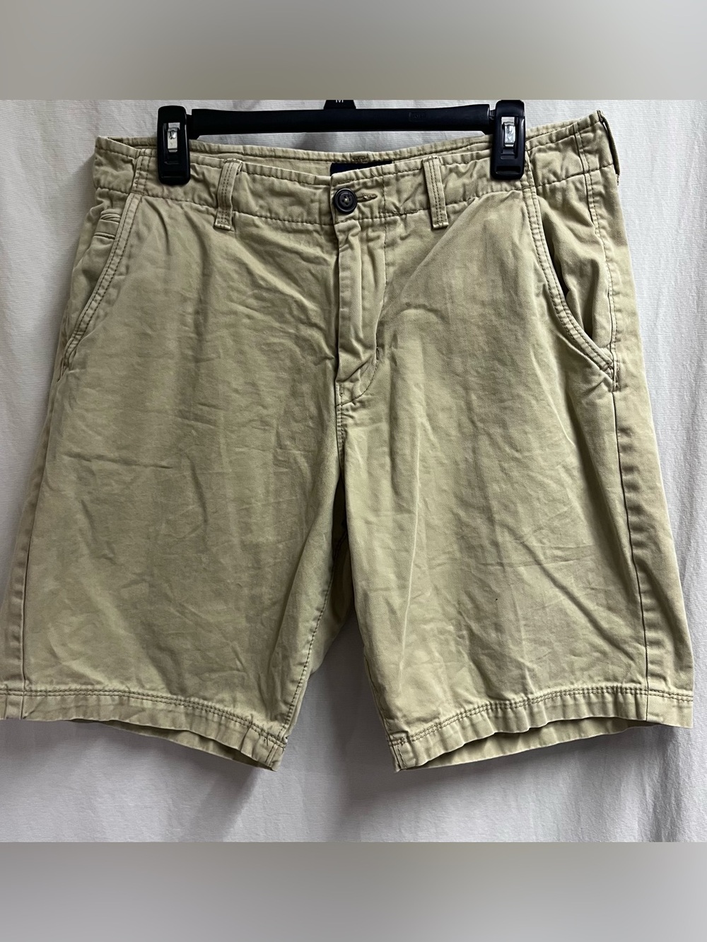 American Eagle Outfitters Men’s Classic Fit Khaki Shorts Size 32 Classic Preppy